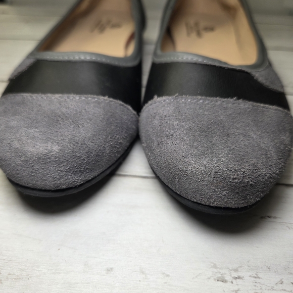 Marc Joseph Gray and Black Women's Flats - Picture 9 of 9
